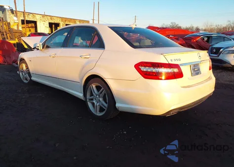 2012 Mercedes-Benz E 350 4Matic z USA, uszkodzony, nr VIN WDDHF8JB0CA532451